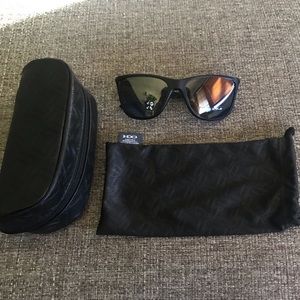 Polarized Oakley Reverie